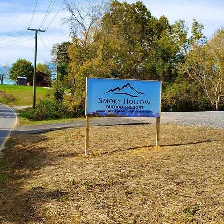 Smoky Hollow Outdoor Resort Covered Wagon セバービル エクステリア 写真