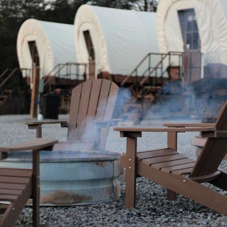 Smoky Hollow Outdoor Resort Covered Wagon セバービル エクステリア 写真