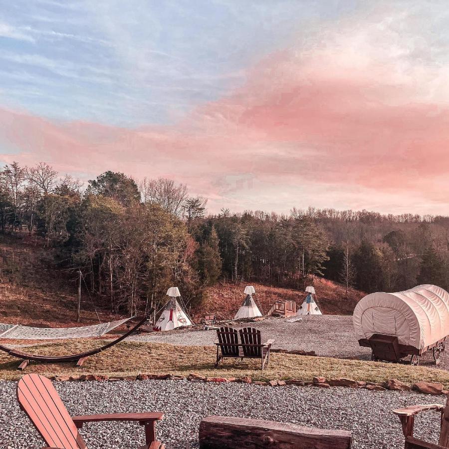 Smoky Hollow Outdoor Resort Covered Wagon セバービル エクステリア 写真