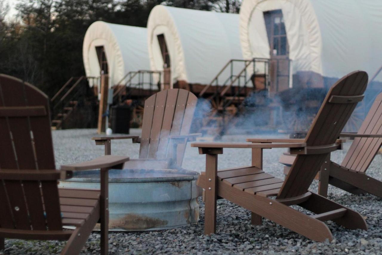 Smoky Hollow Outdoor Resort Covered Wagon セバービル エクステリア 写真
